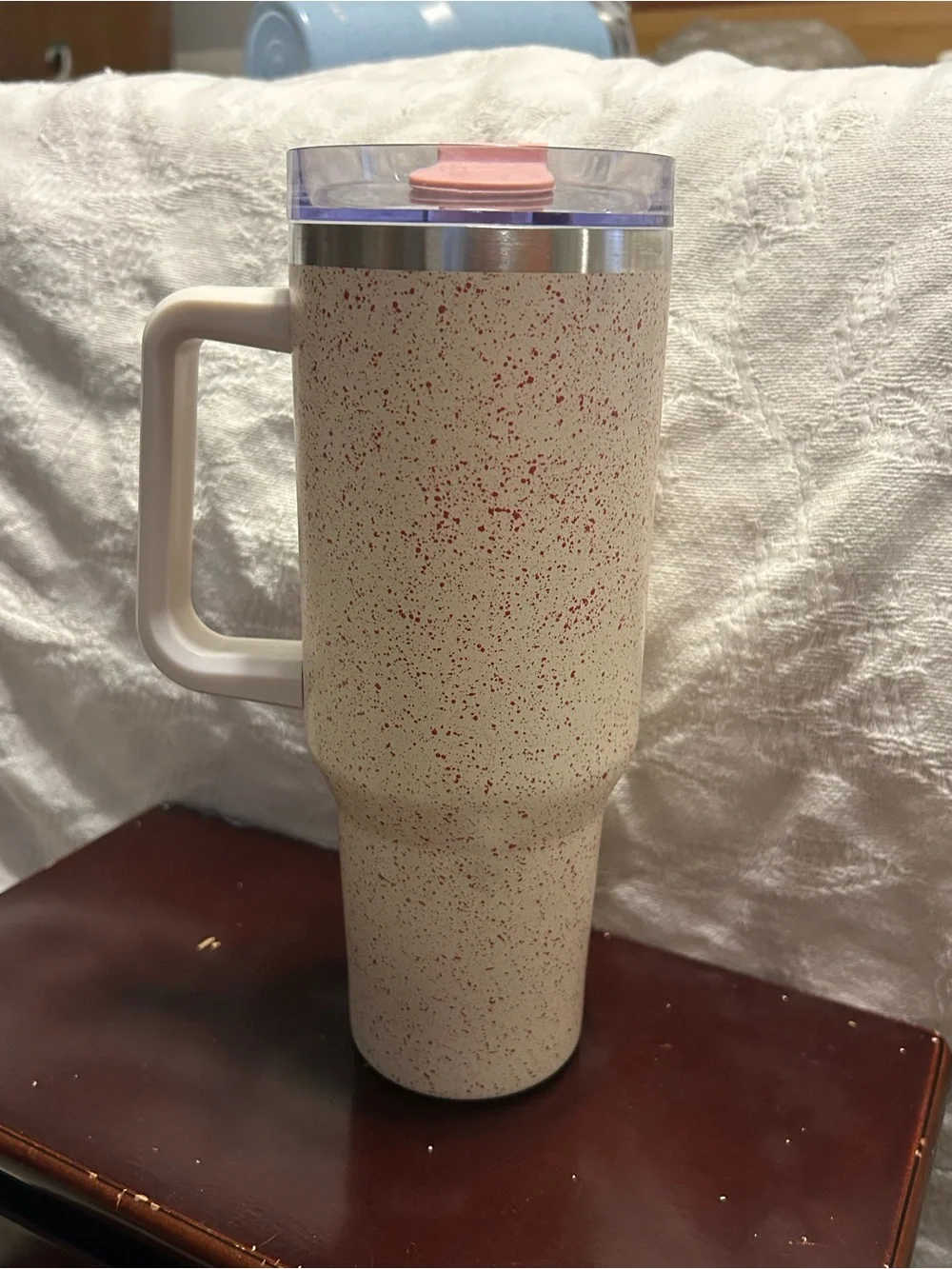 Hydragear Powder 40oz. Atlas Water Bottle  Cream and Pink Speckled